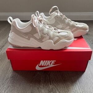 Nike Tech Hera